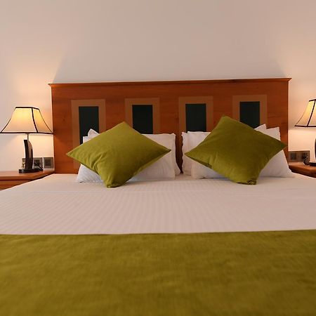 Seasons Hotel คูรูเนกาลา ภายนอก รูปภาพ