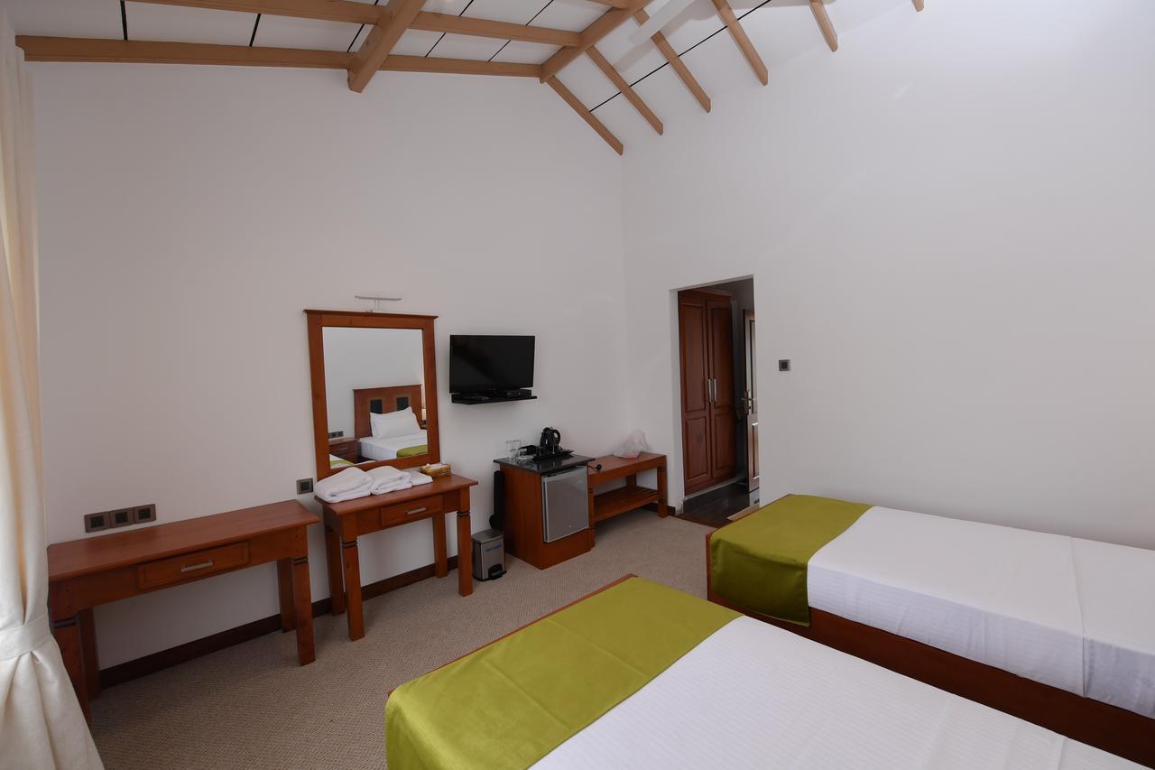 Seasons Hotel คูรูเนกาลา ภายนอก รูปภาพ