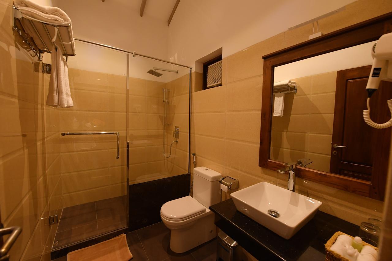 Seasons Hotel คูรูเนกาลา ภายนอก รูปภาพ