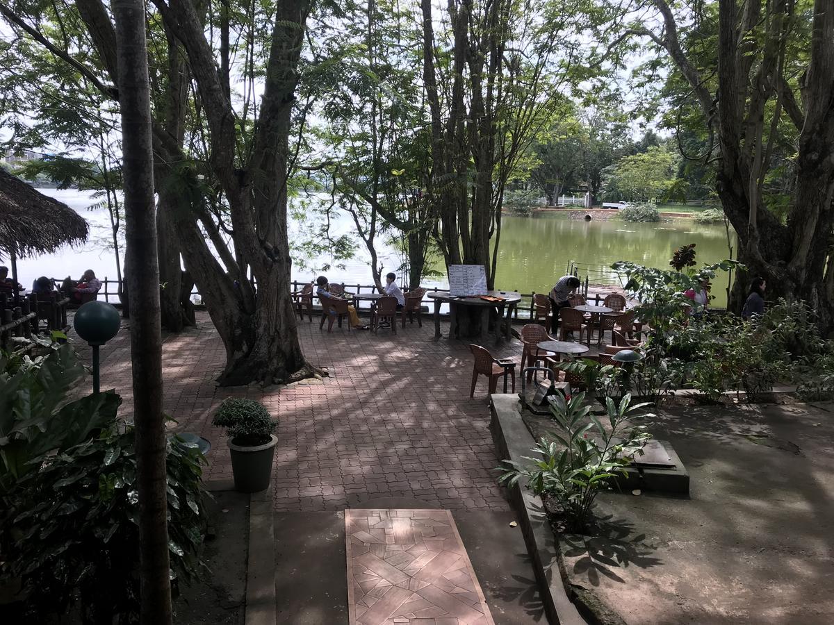 Seasons Hotel คูรูเนกาลา ภายนอก รูปภาพ